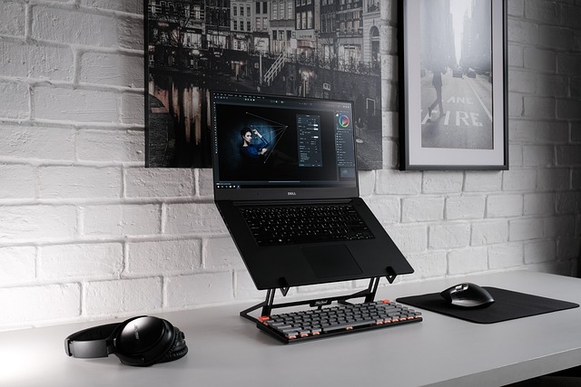 1773643827424643.jpg laptop-6332543_640.jpg